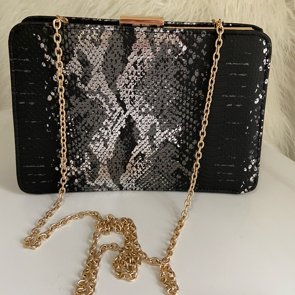 Crossbody bag
